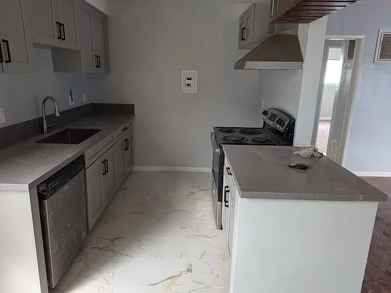 8654 Falmouth Ave #9 — Photo 1