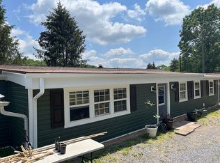 55 Stillwater Ln, Berkeley Springs, WV 25411