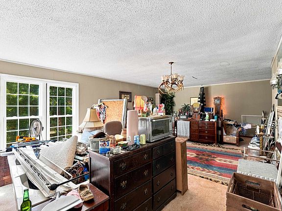 4th image of 645 Carter Dr