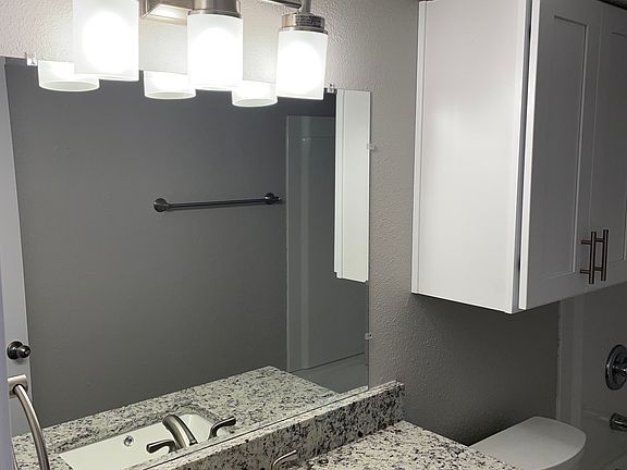 4th image of 1000 W Avenue A #1014