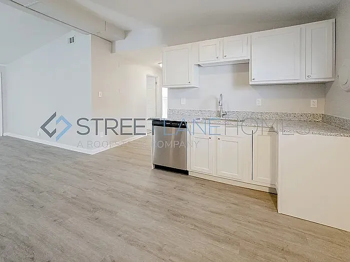 3 bed, 1.5 bath, 1332 sqft, $1,420 — Photo 3