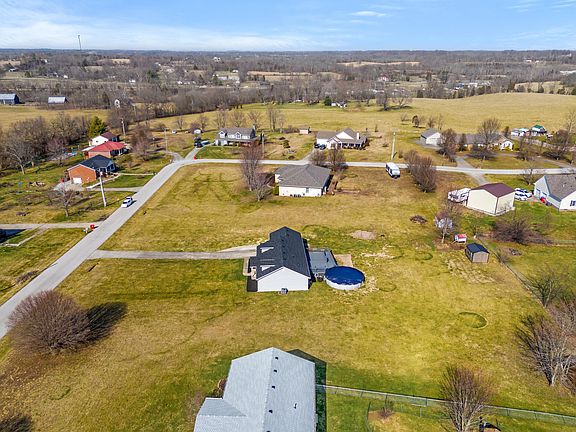 3rd image of 1024 Caroline Dr