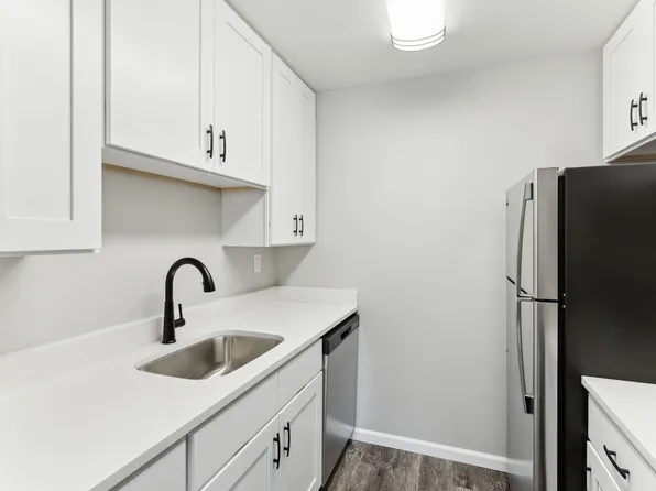 Country Meadows Apartments