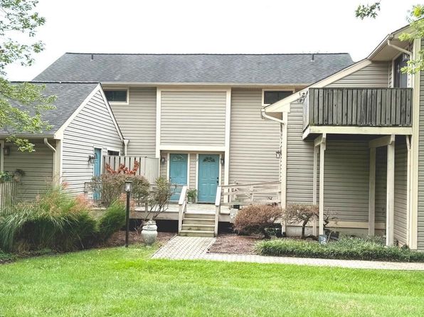 1A Compass Cir