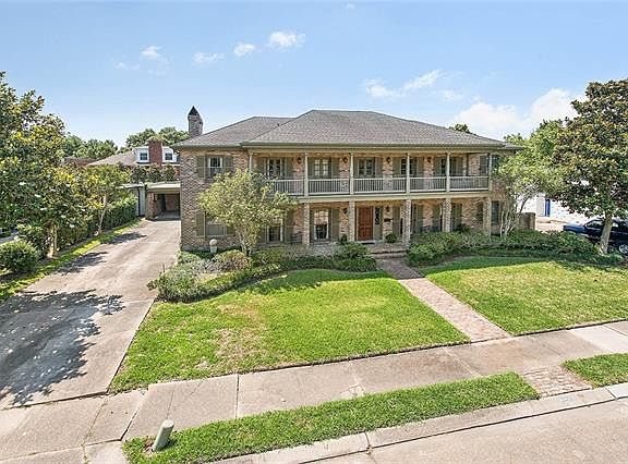 2nd image of 920 Amethyst St