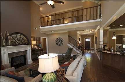 3rd image of 866 Deer Valley Dr Unit 154