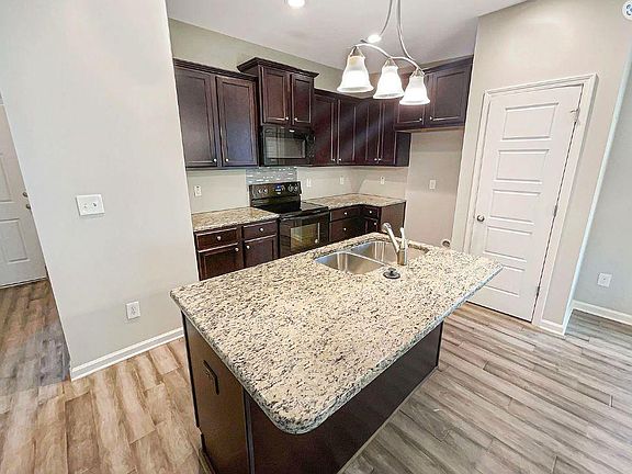 4th image of 301 Crawford Pkwy