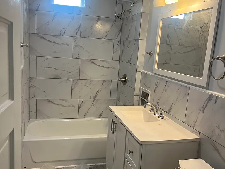 16 Stewart St #2 — Photo 12