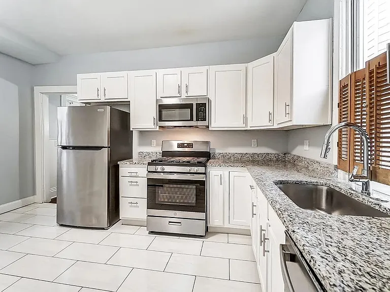 2312 Norwood Ave — Photo 12