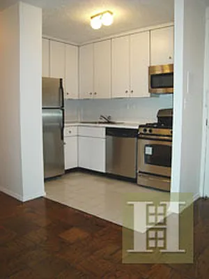 Rented by Halstead Real Estate | media 27