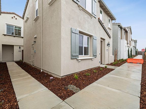Sendero 54 Entry Way