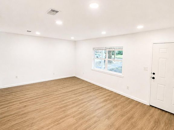 5th image of 6250 Luther St
