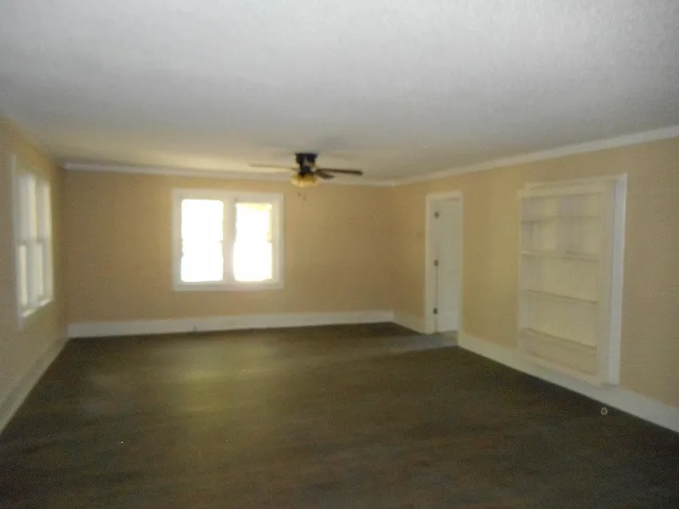 5560 Thistledown Dr — Photo 2