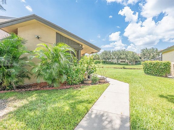 3rd image of 8781 Cleary Blvd #8781
