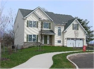 106 Harvest Glenn Dr, Harleysville, PA 19438