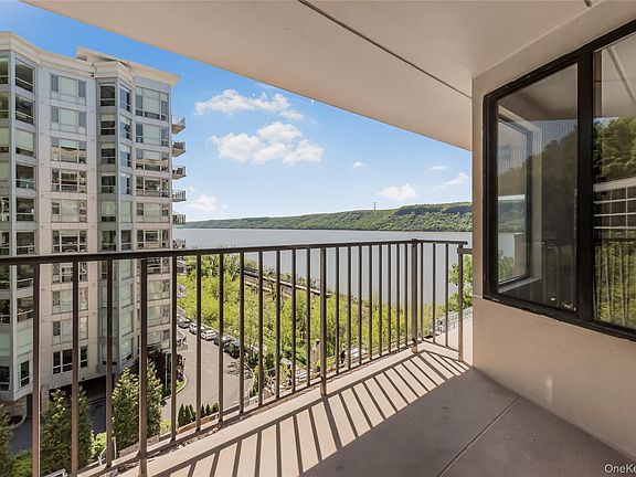 4th image of 1155 Warburton Avenue #7H