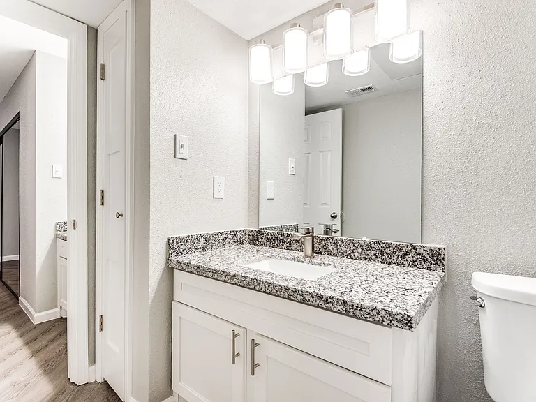 14135 Champions Dr — Photo 38