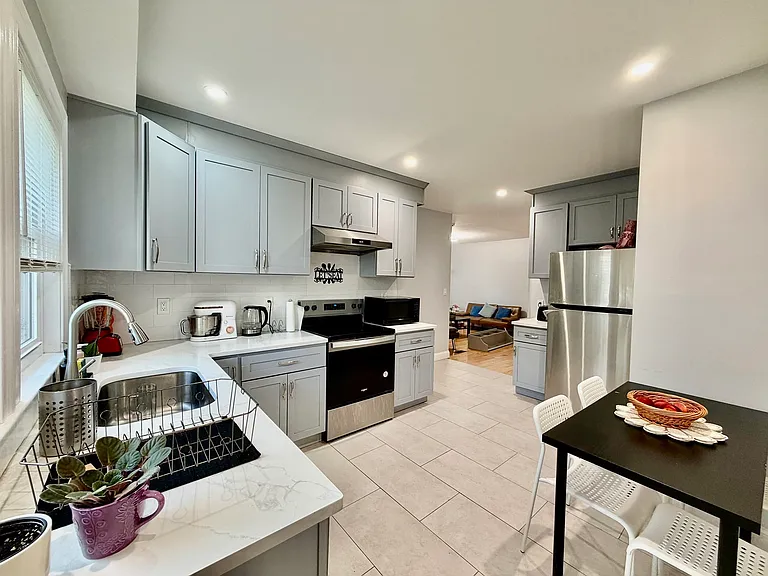 305 Washington St #1A — Photo 23