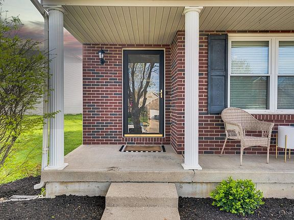 3rd image of 311 E Aberdeen Dr
