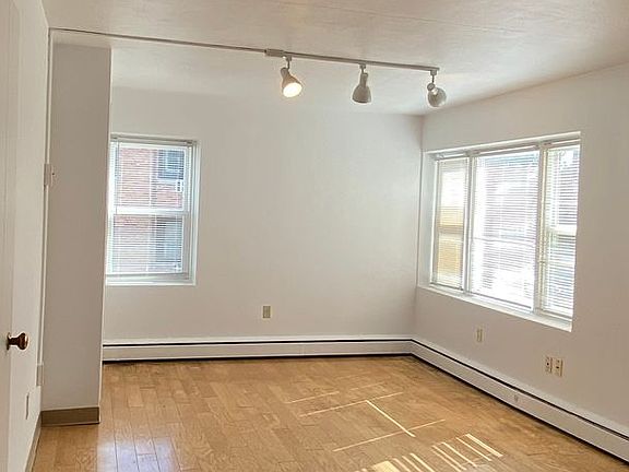 3rd image of 3421 Emerson Ave S #29-203
