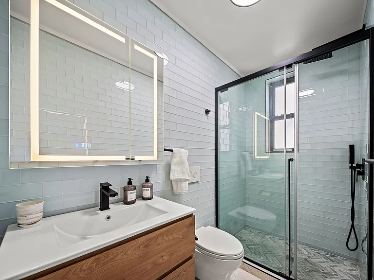 115 E 72nd St #5D — Photo 11