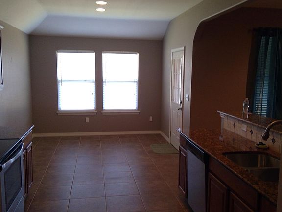4th image of 409 E Pams Dr