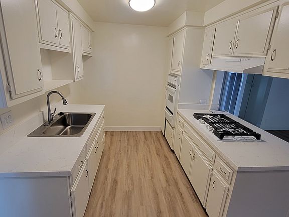 4th image of 8600 Rosecrans Ave #13