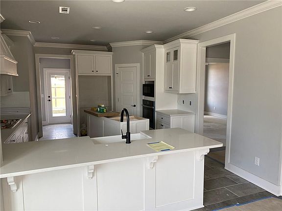 3rd image of 1208 Saint Johns Wood