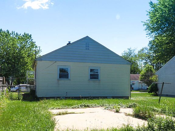 5th image of 225 S Chicago St