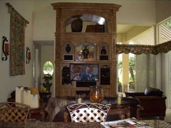 4th image of 2535 Royal Palm Way