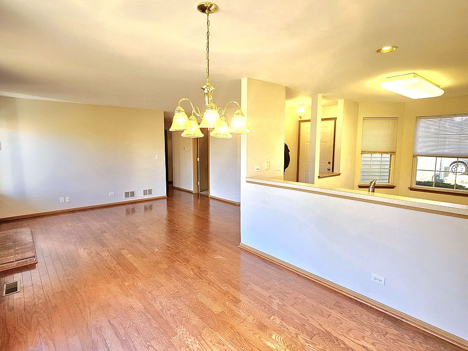 1st image of 2076 Orchard Ln