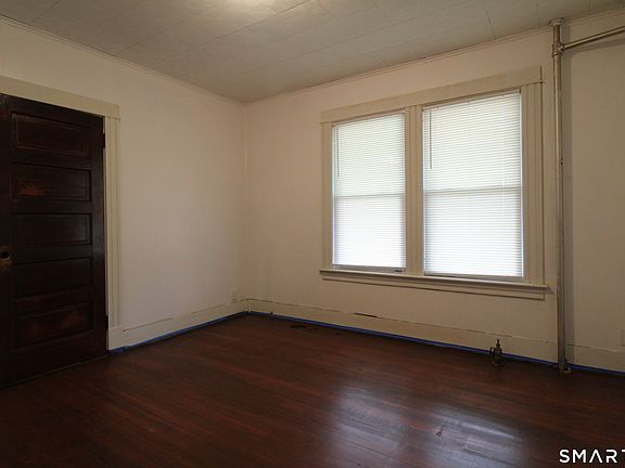 4th image of 92 Stewart St #1