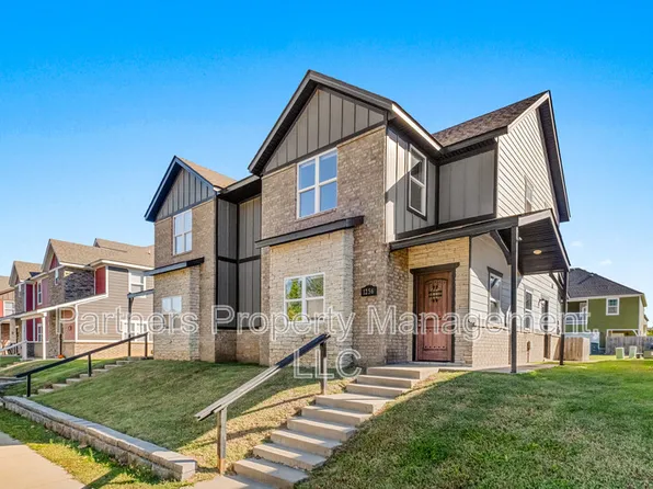 4092 W Santa Maria Ln, Fayetteville, AR 72704