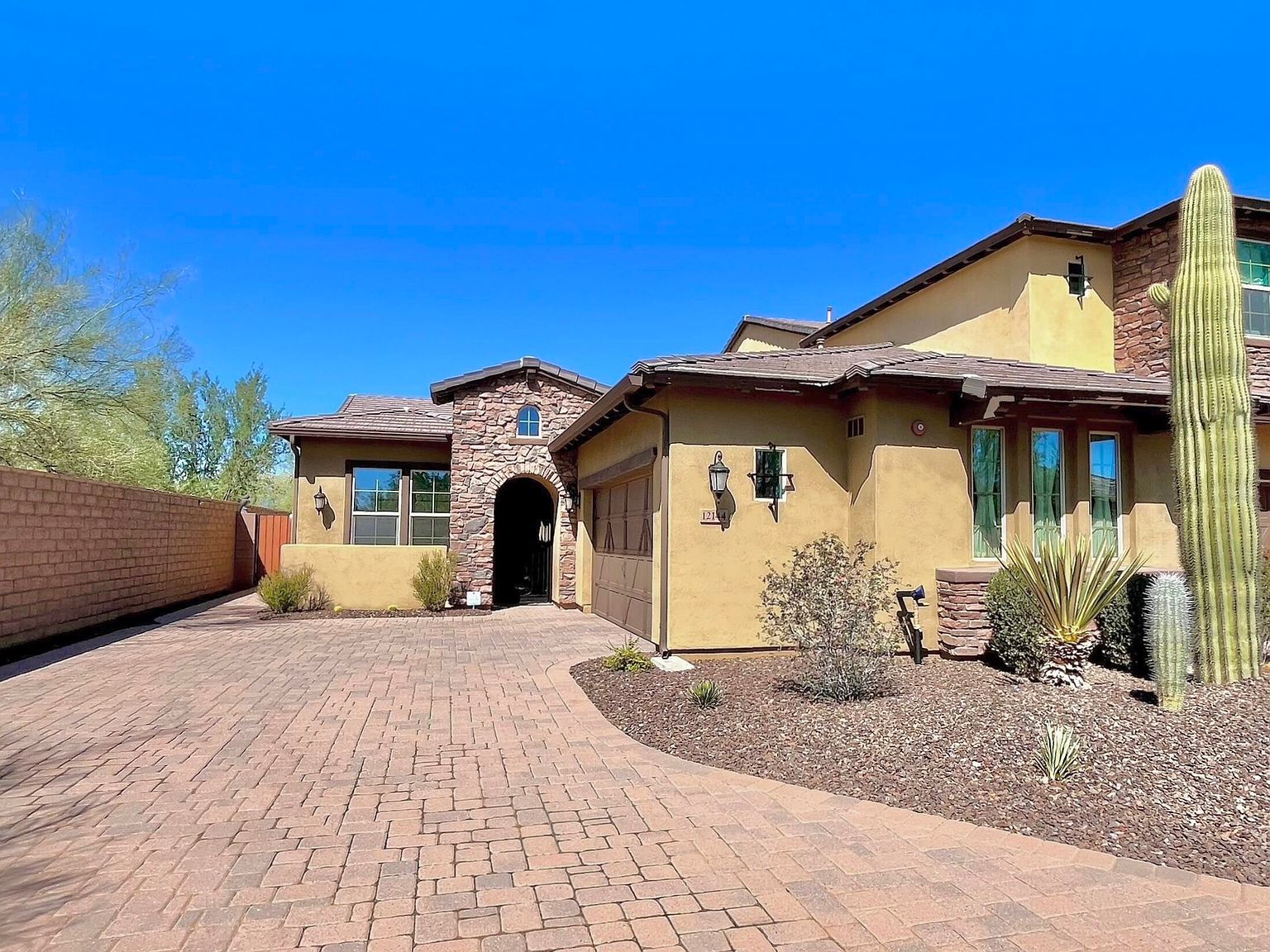 12144 W DESERT MIRAGE Drive
