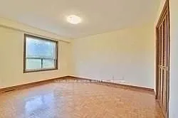 7887 Dufferin St — Photo 3