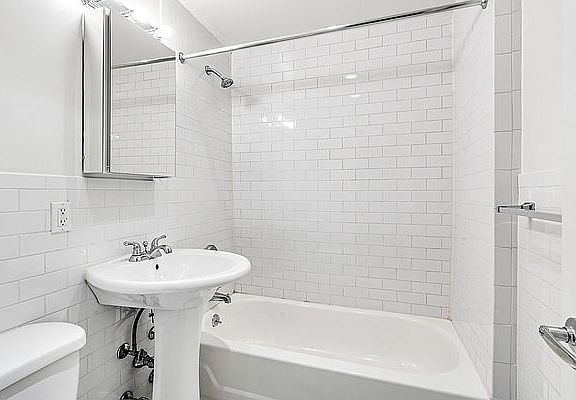 5th image of 336 E 81st St APT 4H