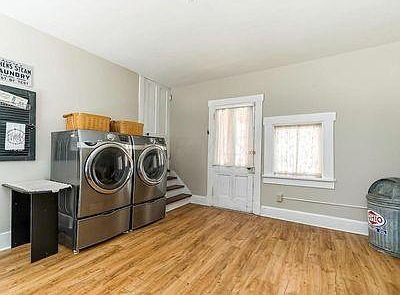 3rd image of 85 1/2 N State St