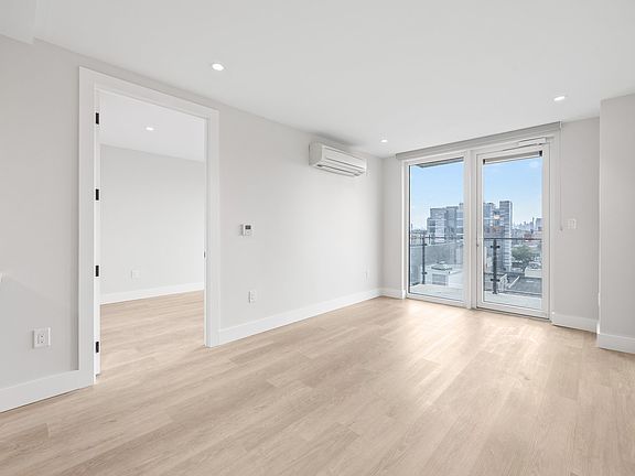 5th image of 952 Bergen St #2F