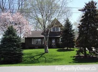 105 E 6th St, Mendota, IL 61342