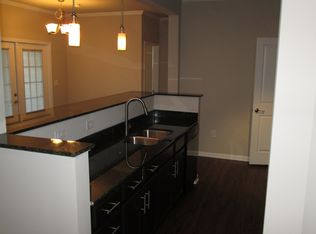 11195 Helm Dr APT 728, Zionsville, IN 46077