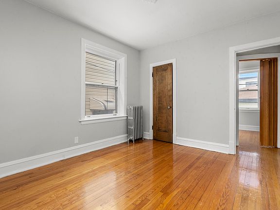 5th image of 4932 N Kentucky Ave Unit 1