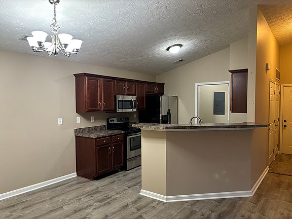 2nd image of 9400 Clubview Dr Unit 201