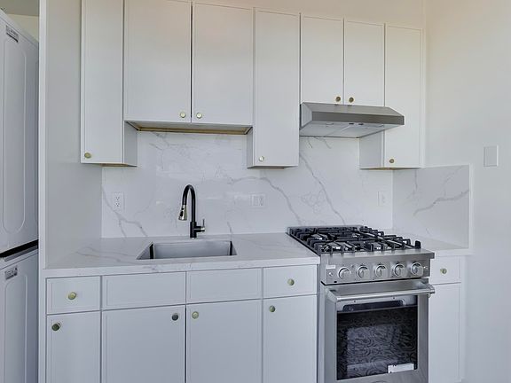 5th image of 2160 Vallejo St APT 6