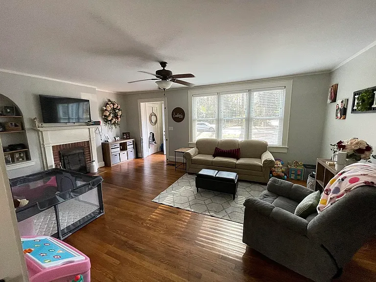 208 Greenwood Ave #B — Photo 16