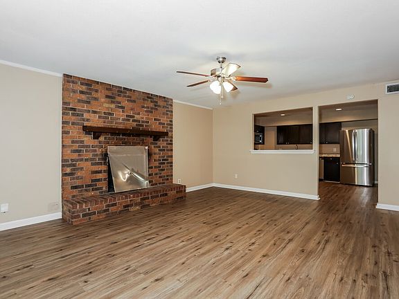 4th image of 347 Linkview Dr