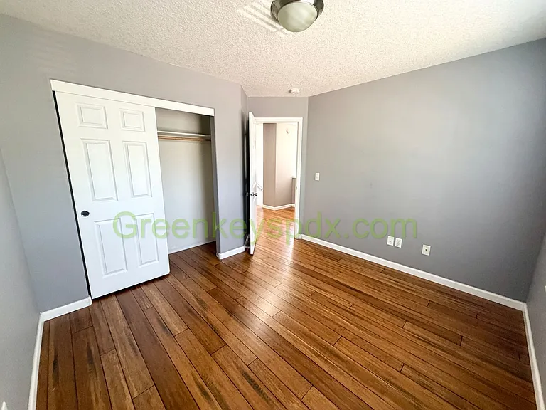 936 SE Elina Ave — Photo 10