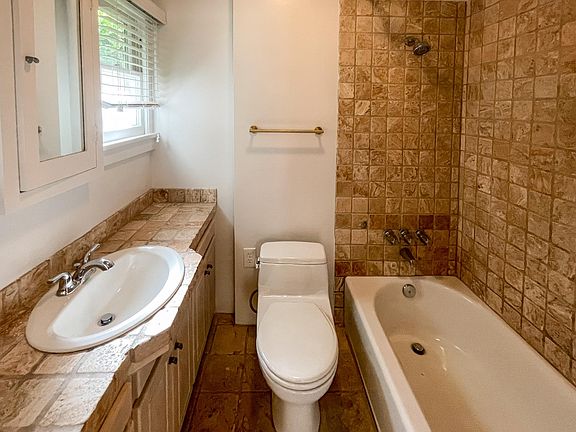 4th image of 420 Palisades Ave APT C