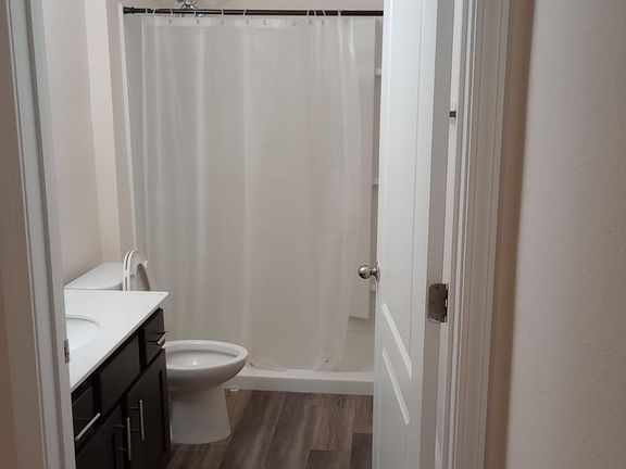 3rd image of 4950 Key Lime Dr Unit 107