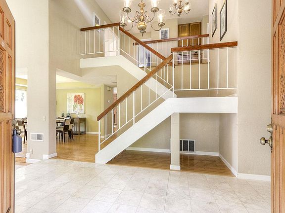 5th image of 4240 Peregrine Way