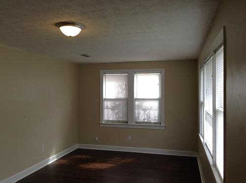 4th image of 1167 W 8th St